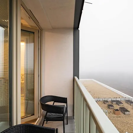 Modern Airport - Bts & Avion Mall Apartament