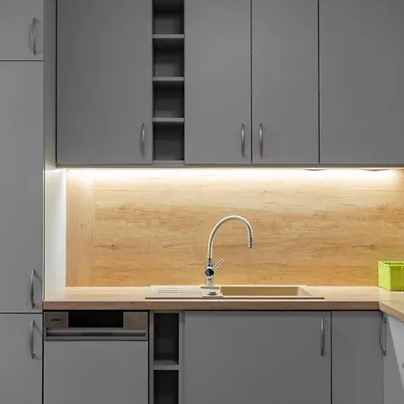 Modern Airport - Bts & Avion Mall