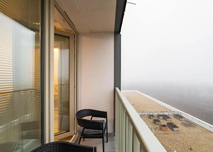 Modern Airport - Bts & Avion Mall דירה