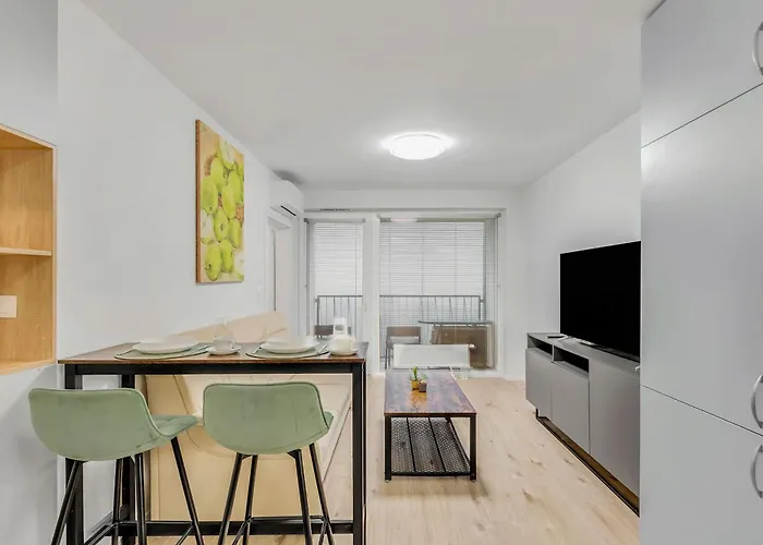 Modern Airport - Bts & Avion Mall * Bratysława