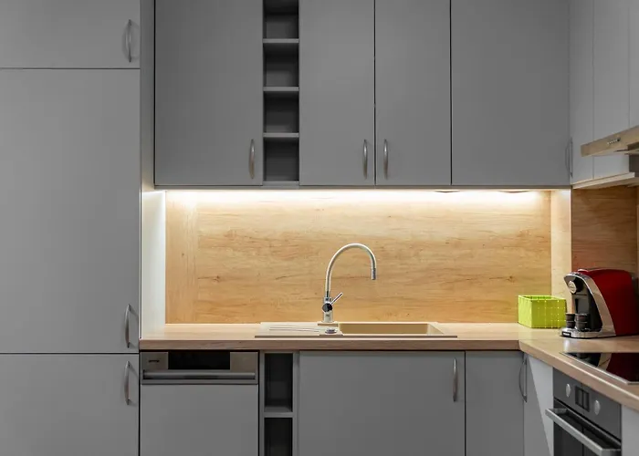 Modern Airport - Bts & Avion Mall