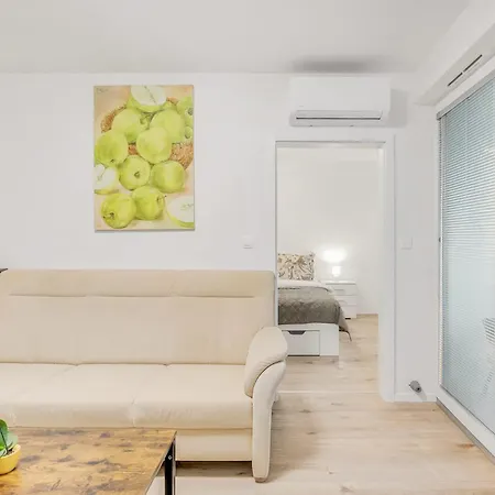 Modern Airport - Bts & Avion Mall Apartamento *